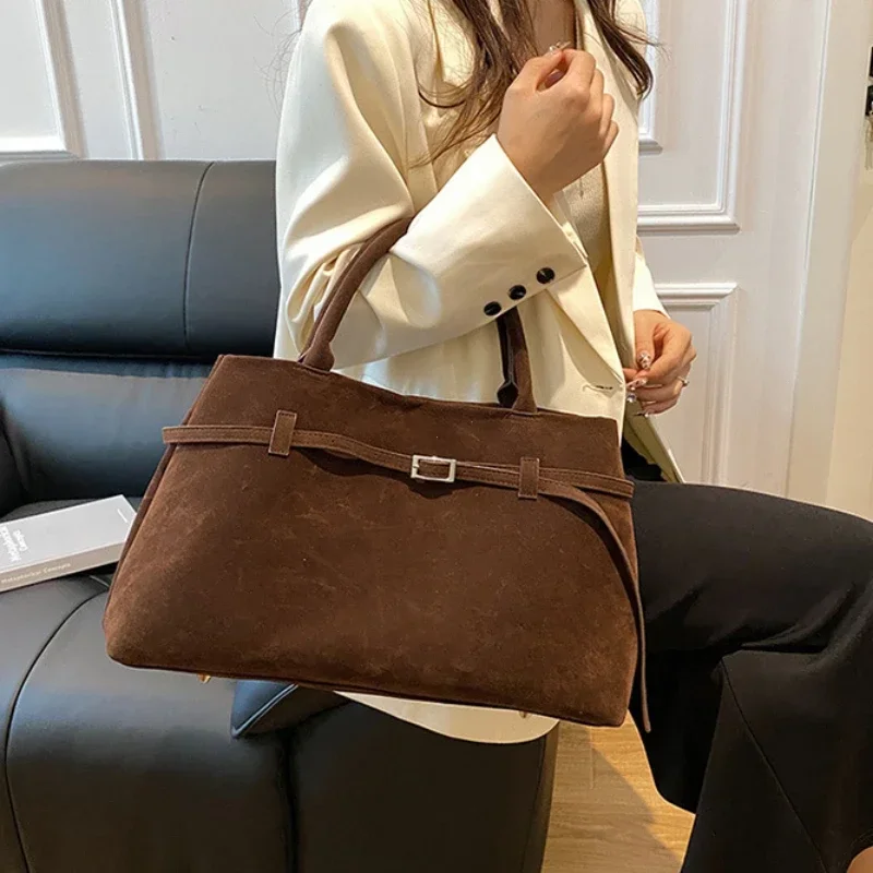 Women Bags Designer Sale - Damentasche mit Schnalle, dekoratives Design, solide